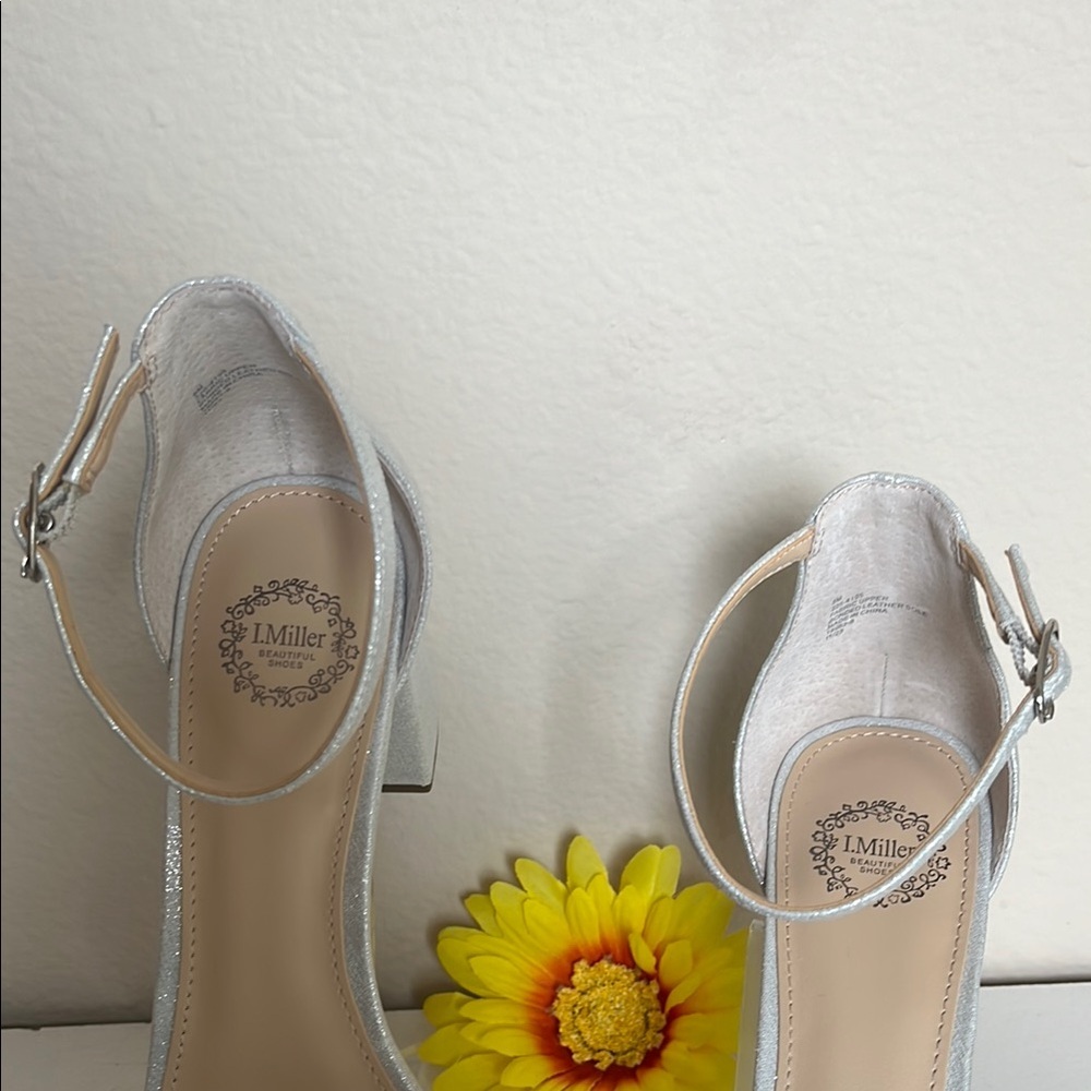 Elegant Silver Ankle Strap Heels. I. Miller brand, new without tag - Picture 11 of 11